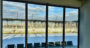 fragment wyglądu budowanego stadionu miejskiego w Nowym Sączu. komunikat o zaawansowaniu prac z 2 lutego 2025