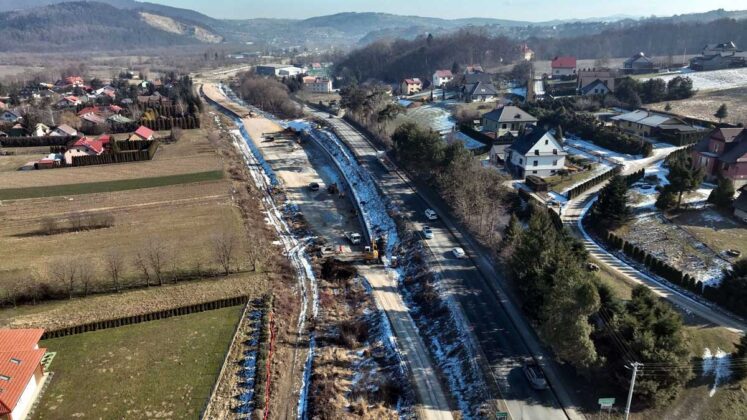 Przygotowanie nawierzchni pod tory kolejowe na odcinku Klęczany - Nowy Sącz