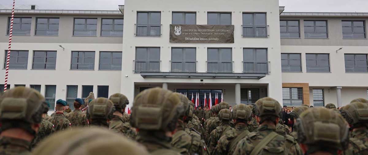 Koszary w Limanowej - uroczystość przekazania do użytku nowego kompleksu wojskowego dla 114 batalionu lekkiej piechoty im. ppłk Adama Stabrawy ps. „Borowy"