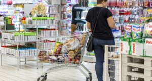 w lutym 2025 na pierwszej pozycji najmocniej drożejących kategorii widać artykuły tłuszczowe cena wzrosła 16,1% r/r