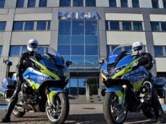 bezpieczeństwo motocyklistów - rady Policji. Policjanci nowosądeckiej drogówki na służbowych motorach