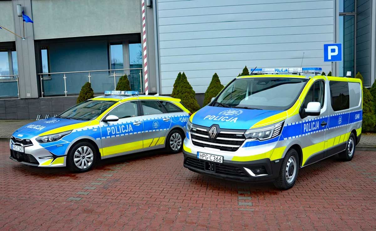 radiowozy nowosądeckiej Policji - kia i reenault