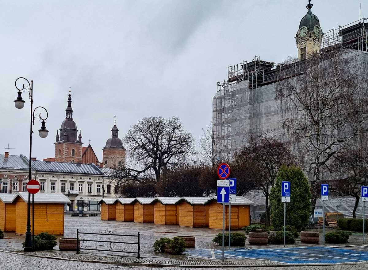 Fragment nowosądeckiego rynku, marzec 2025