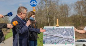 est decyzja ZRID dla nowego połączenia Starego Sącza Nowego Sącza - konferencja prasowa, marszałek Witold Kozłowski