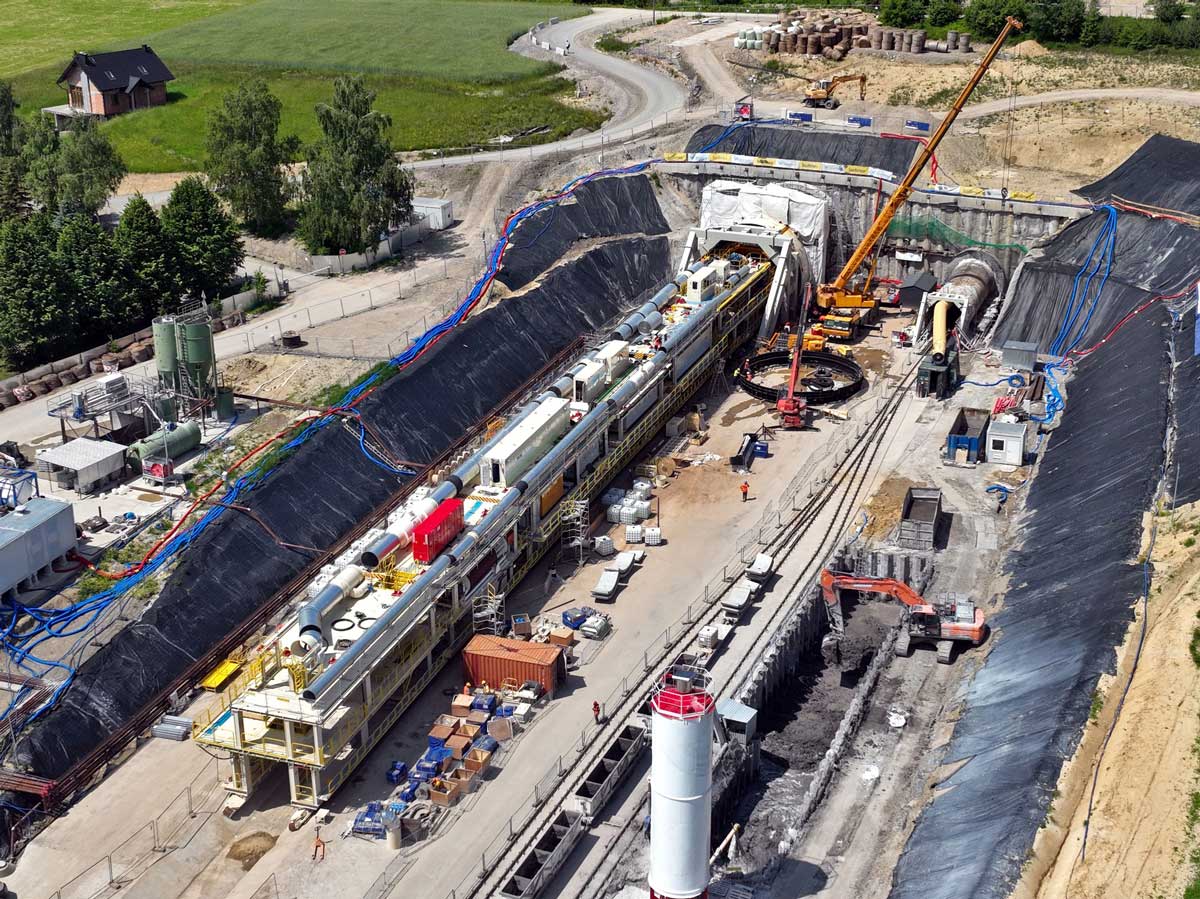 tarcza Jadwiga rozpoczęła drążenie tunelu kolejowego o długości 4 km na linii nr 104 między Nowym Sączem i Limanową