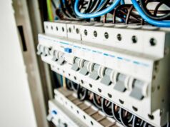 Jak dobierać przewody, obwody, zabezpieczenia oraz jak zadbać o estetykę i trwałość instalacji elektrycznej