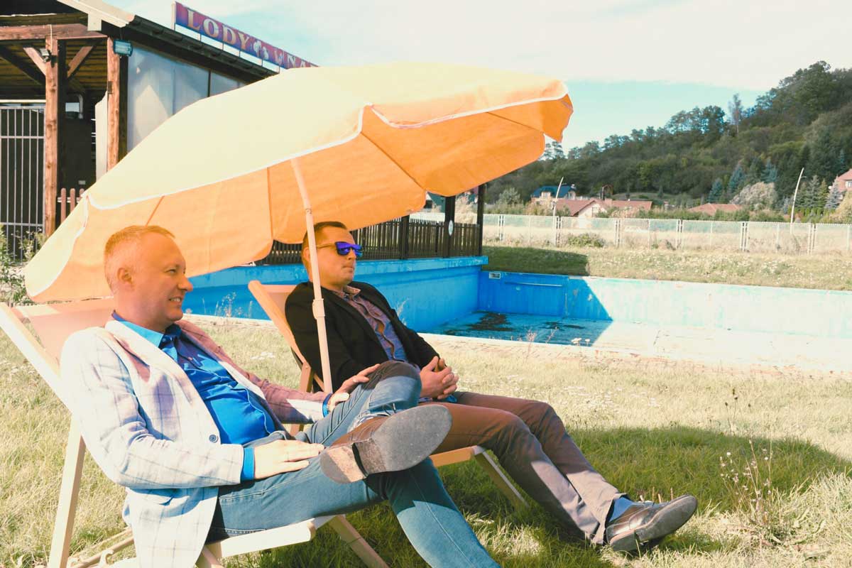 Ludomir Handzel i Dawid Dumana w 2020 na nieczynnym basenie nad Łubinką