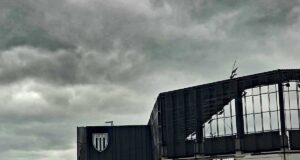 stadion miejski w nowym saczu. w głównym budynku miejsce znajdzie fanstore Sandecji i restauracja