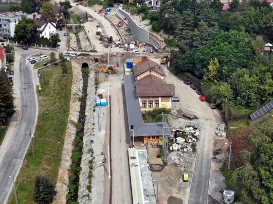 Modernizacja linii kolejowej 104 odcinek Nowy Sącz Klęczany - prace przy przystanku Nowy Sącz Miasto - sierpień 2025