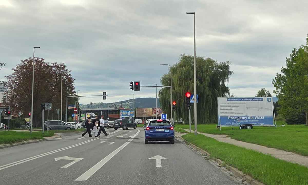 Ulica Kilińskiego w Nowym Sączu na skrzyżowaniu z ul. Husarską