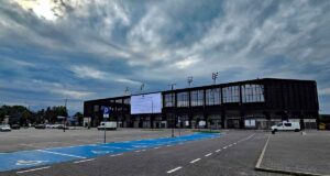 APCOA została operatorem parkingu przy stadionie miejskim w Nowym Sączu