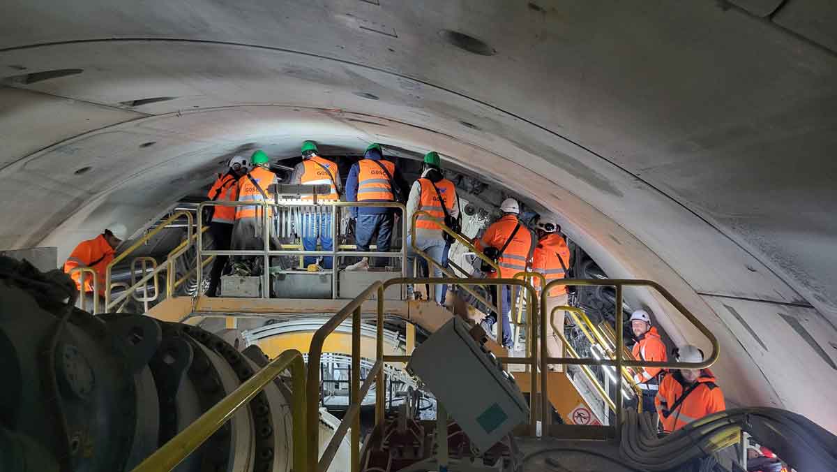 drążenie tunelu kolejowego w Męcinie - wnętrze w trakcie prac