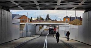 Od piątku jeździmy ulicą Kolejową pod nowym wiaduktem kolejowym przejazd ulicą Kolejową pod wiaduktami