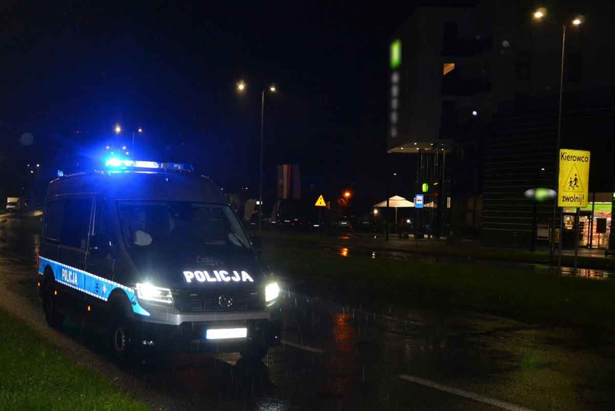 nocne działania drogówki w Nowym Sączu, ul. 1 Brygady