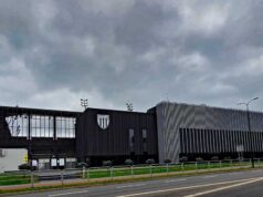 stadion miejski w Nowym Sączu widziany od ul. Kilińskiego