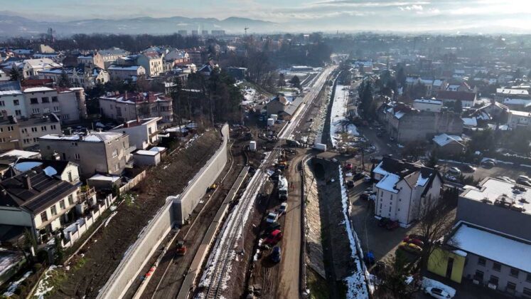 widok na okolice przystanku kolejowego Nowy Sącz Miasto