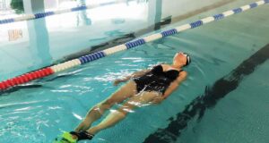 Jak pokonać strach przed wodą? Poznaj sprawdzone metody - szkoła pływania BE BETTER