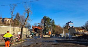 Wraca przejazd przez odcinki ulic Kościuszki i Szwedzkiej. Tymczasowe zamknięcie Mickiewicza prace na skrzyżowaniu ulic Kościuszki i Żeglarskiej w Nowym Sączu