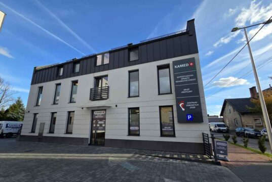 Sklep medyczny KAMED przy ulicy Śniadeckich 3 w Nowym Sączu to punkt, który od lat cieszy się zaufaniem mieszkańców