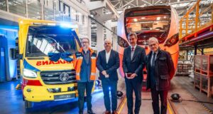 NEWAG przekazał karetkę neonatologiczną typu N na rzecz Uniwersyteckiego Szpitala Dziecięcego w Krakowie