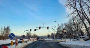 Możliwy wjazd i wyjazd z Husarskiej. Ale tylko w prawo ulica Kilińskiego w Nowym Sączu w trakcie remontu. Skręt w Husarską i wyjazd z Husarskiej na Kilińskiego tylko w prawo