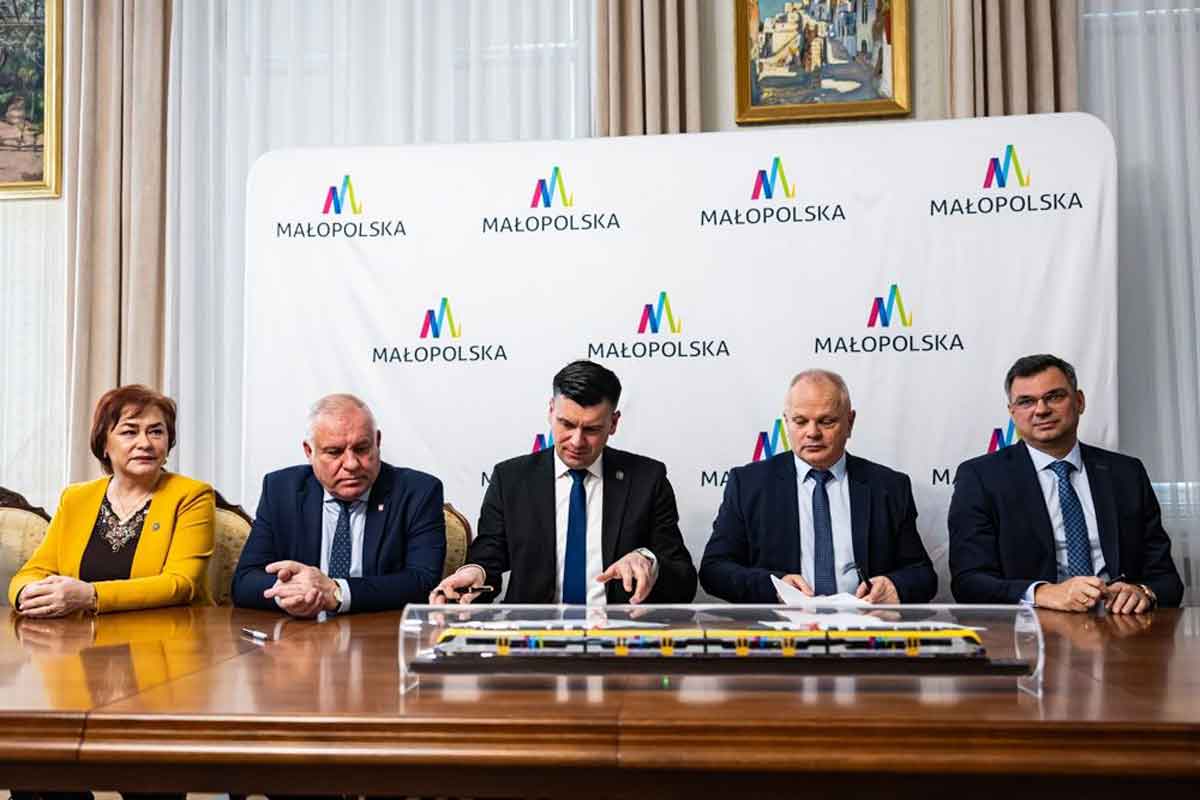 Impulsy dla Kolei Małopolskich - podpisanie umowy Województwo Małopolskie - Newag