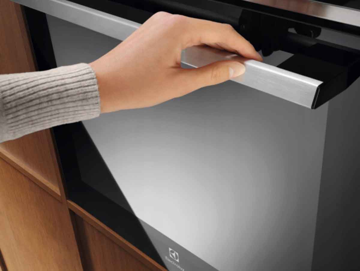 Piekarnik parowy 800 MealAssist SteamPro Electrolux