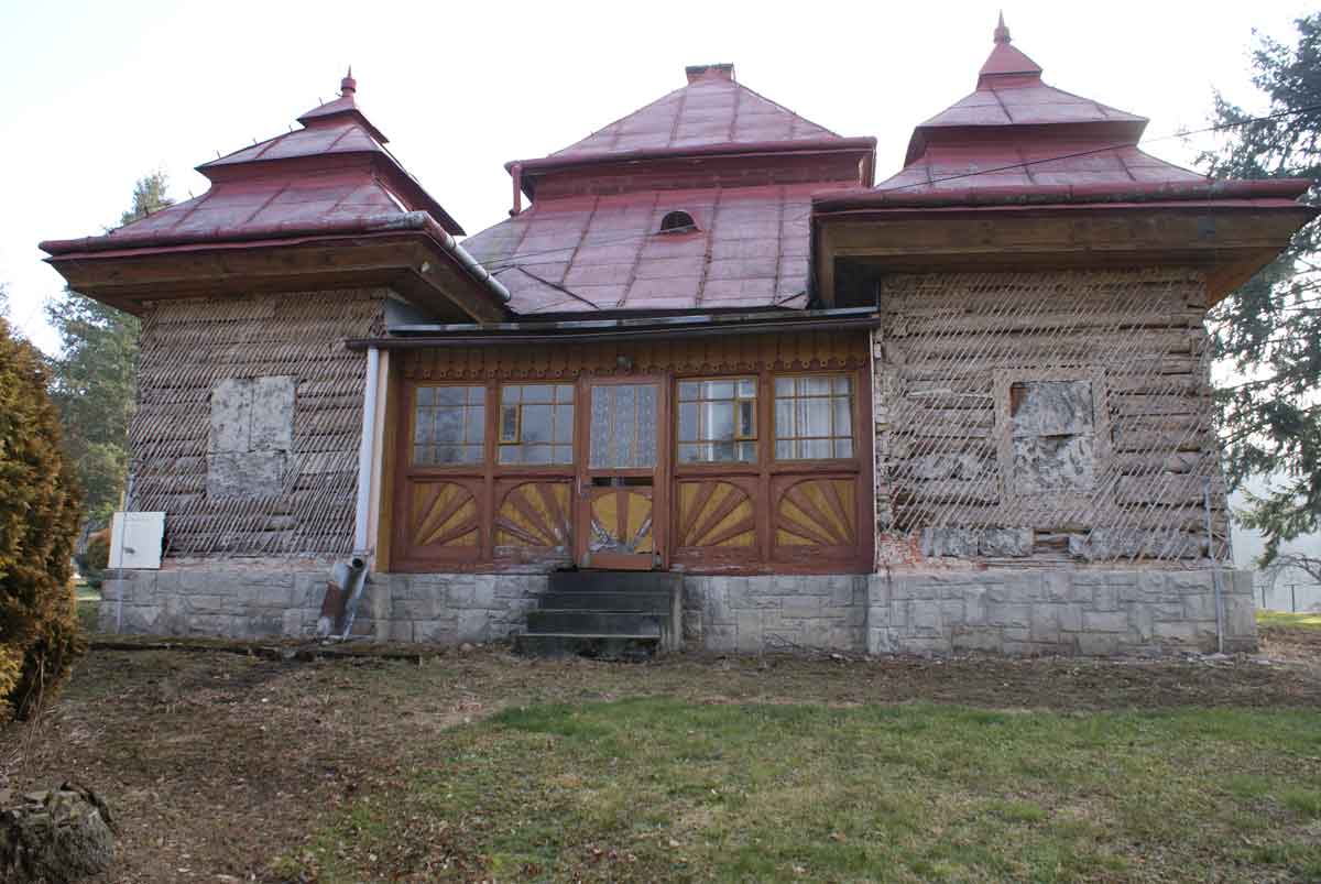 dwór w Wielogłowach. Projekt „Małopolski dwór – zielona odnowa i odbudowa zabytków i adaptacja dla nowych funkcji społeczno-gospodarczych”