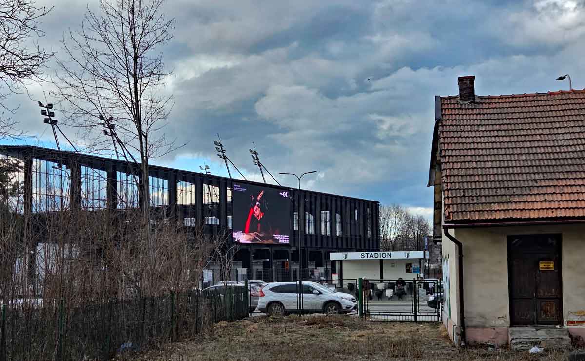 ile kosztuje utrzymanie stadionu miejskiego w Nowym Sączu