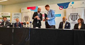 Powstała Szkoła Mistrzostwa Sportowego Sandecja - podpisanie umowy