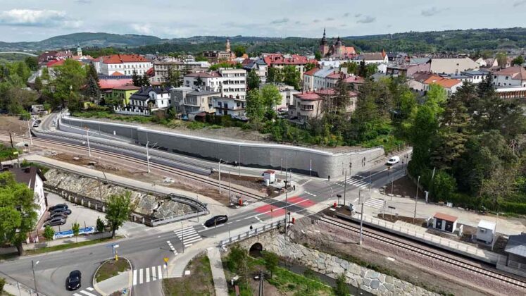 zmodernizowany odcinek linii 104 w Nowym Sączu - ul. Kościuszko i Szwedzka