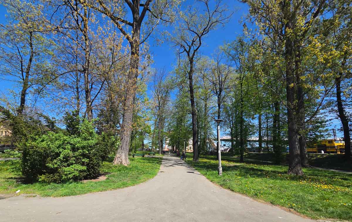 Nowy Sącz ul. Kolejowa, park kolejowy przetarg na sprzedaż