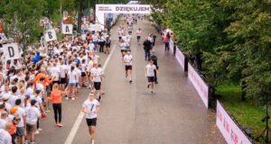 Bieg Poland Business Run - biegacze na mecie