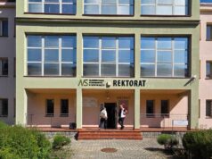 rektorat ANS w Nowym Sączu - budynek przy ul. Staszica. na uczelnię ma wrócić nabór na kierunek lekarski