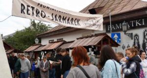 Stary Sącz zaprasza na Prowincyonalny Retro-Jarmarek. Pełen przedmiotów z duszą i ciekawych wydarzeń Prowincyonalny Retro-Jarmarek w Starym Sączu. edycja wiosna 2026 odbędzie się 9-10 maja