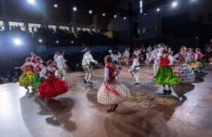 Dzień Gruzińsko-Podhalański na 33. Festiwalu Święto Dzieci Gór - zespół Mały Hop Cup