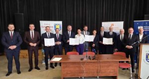 Sądeczanka - koncepcje programowe - podpisanie umów w Łososinie Dolnej
