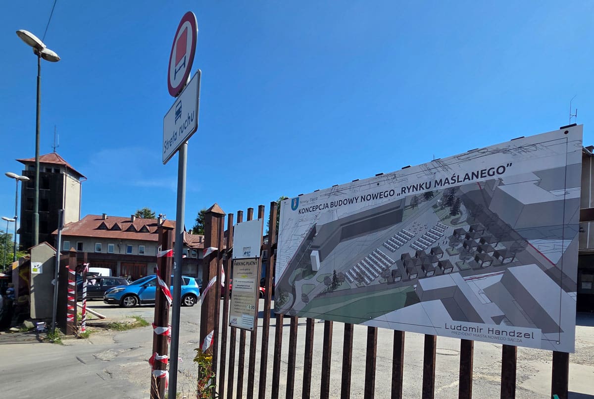 trwa przetarg na rynek maślany - wieża i zabudowania po straży pożarnej