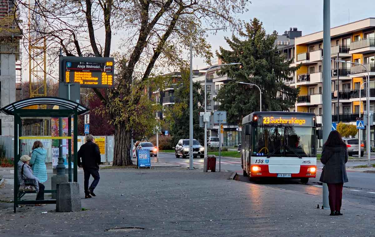 ITS Nowy Sącz. Przystanek MPK przy Al. Wolności