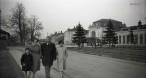 rodzinny spacer Nowy Sącz lata 50. ulica Kolejowa