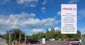 parking Bulwar Narwiku Nowy Sącz, koło szpitala, zamknięty w związku z przebudową