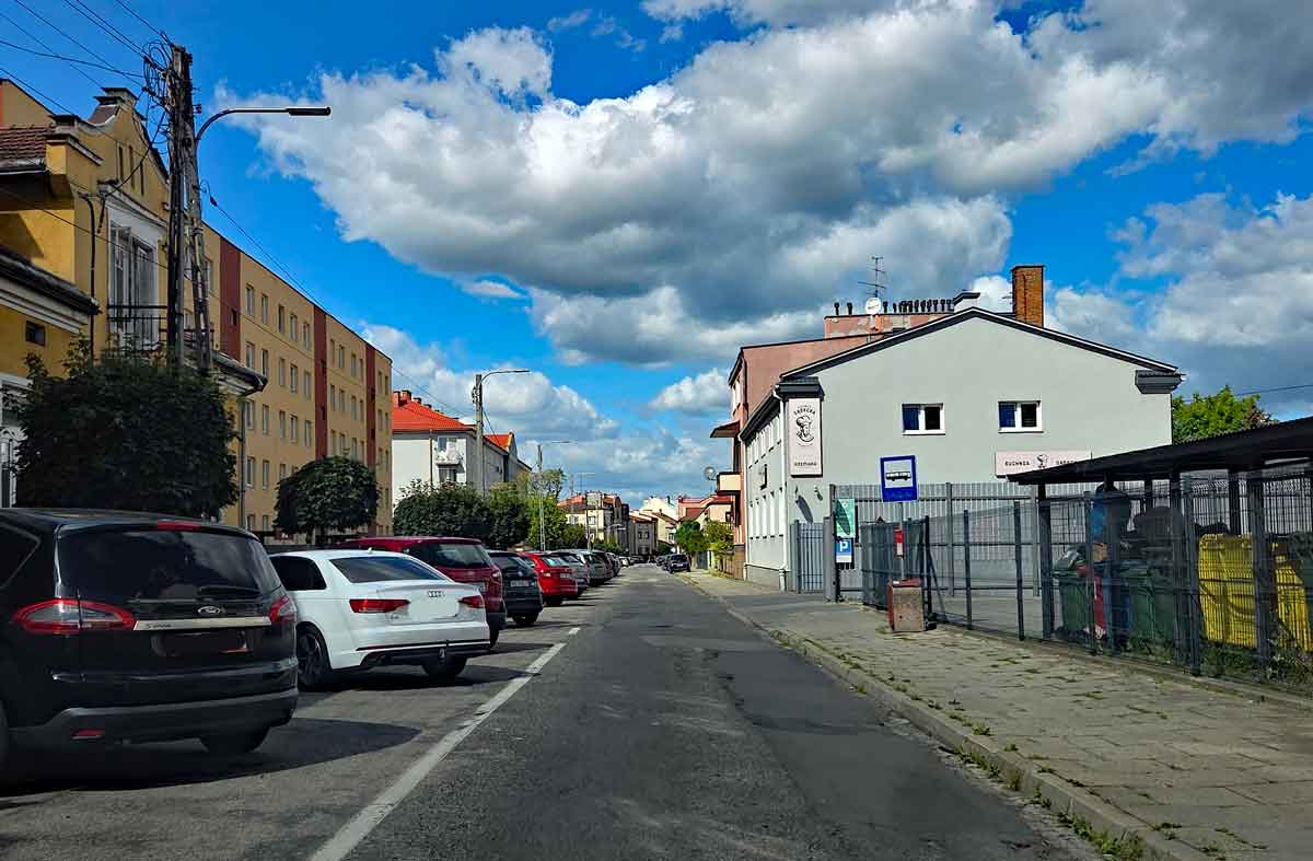 ulica Sienkiewicza w Nowym Sączu - odcinek między Zygmuntowską a Szujskiego