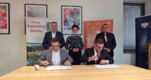 W Łososinie Dolnej GDDKiA podpisała z firmą Protechnicon umowę na analizę możliwości zmiany przebiegu Sądeczanki na odcinku Łososina Dolna – Tęgoborze