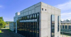 ANS na najbliższy rok akademicki ostatecznie może przyjąć 45 osób na kierunek lekarski budynek dla Wydziału Lekarskiego i Nauk o Zdrowiu ANS w Nowym Sączu, kampus ul. Kościuszki
