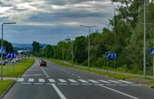 Po śmiertelnym potrąceniu na pasach areszt dla kierowcy i zarzuty nielegalnych wyścigów Aleje Piłsudskiego w Nowym Sączu