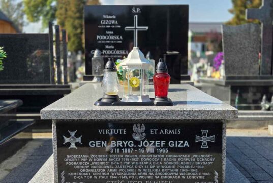 grobowiec rodzinny generała Józefa Gizy na cmentarzu na osiedlu Helena w Nowym Sączu