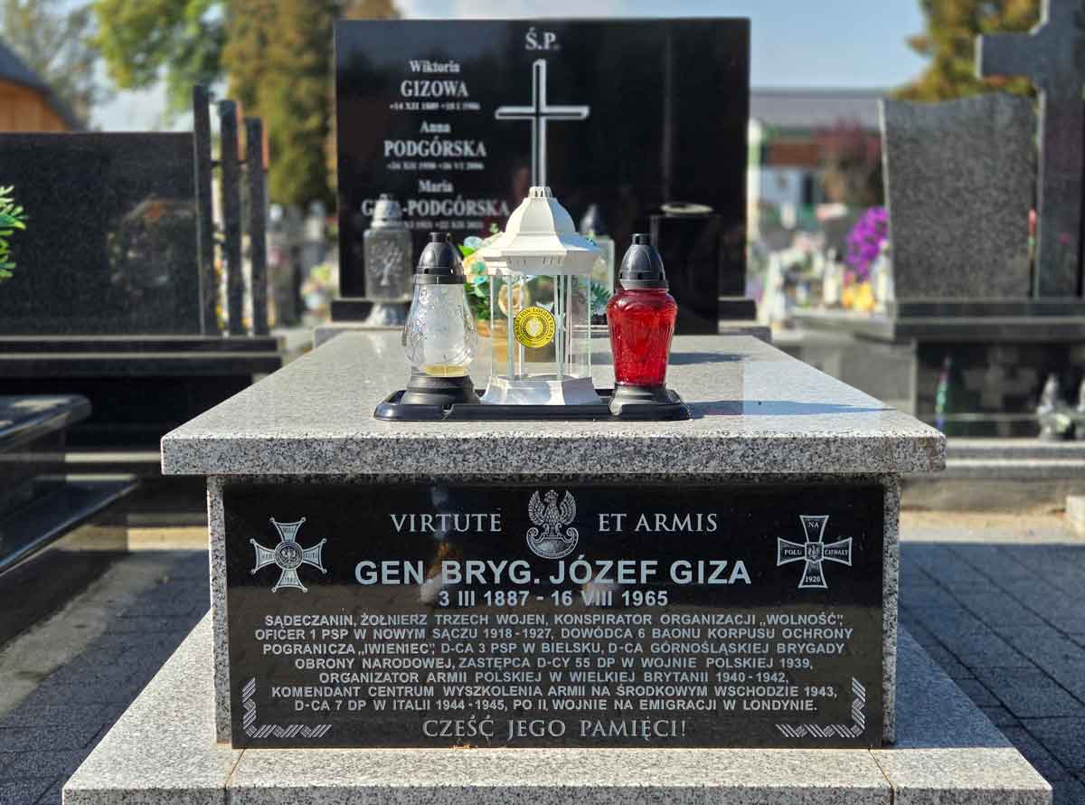 grobowiec rodzinny generała Józefa Gizy na cmentarzu na osiedlu Helena w Nowym Sączu