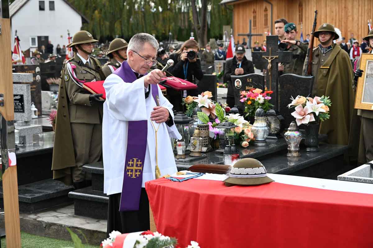 Pogrzeb generała Józefa Gizy - cmentarz na osiedlu Helena