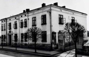 Stulecie nowosądeckiej Odzieżówki szkoła krawiecka w Nowym Saczu przy ul. Morawskiego