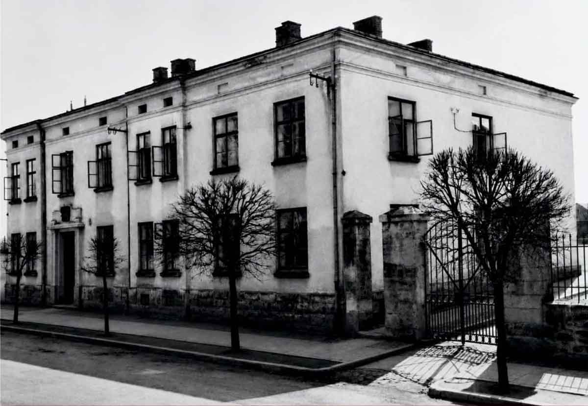 szkoła krawiecka w Nowym Saczu przy ul. Morawskiego
